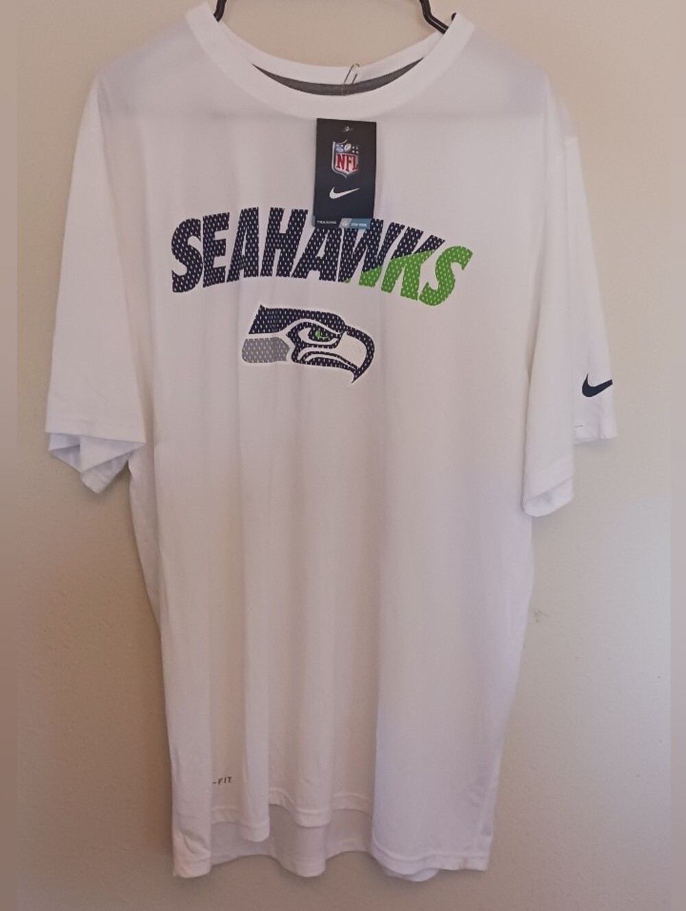 NWT New Seattle Seahawks Nike Dri-Fit Football Team Icon Size XL T-Shirt